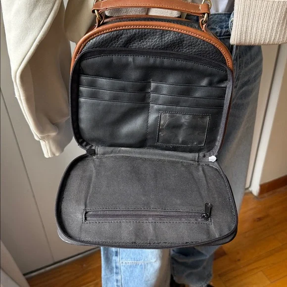 Vintage Faux Leather Crossbody Bag - Picture 7 of 13